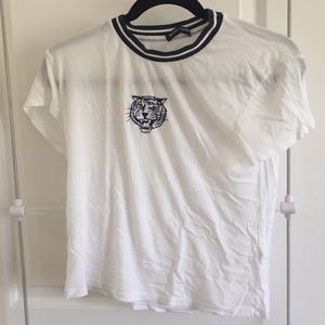 Cropped tiger shirt